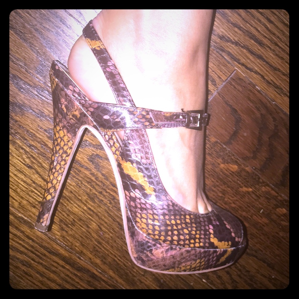 Snake skin pattern purple/orange/black heels